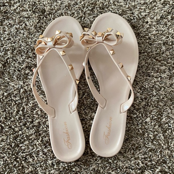 Sandals - Picture 2 of 3